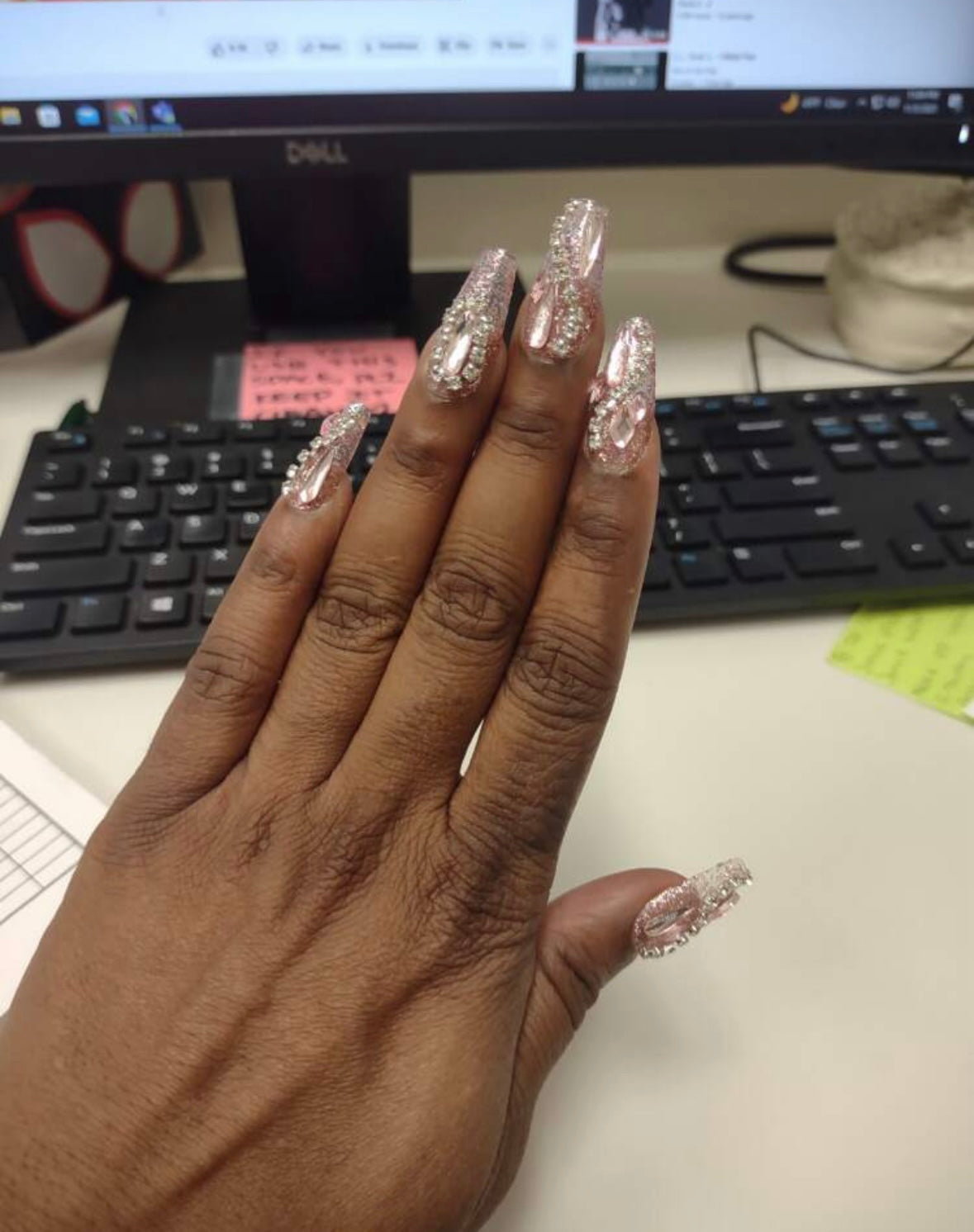 “Iced out” press on nails