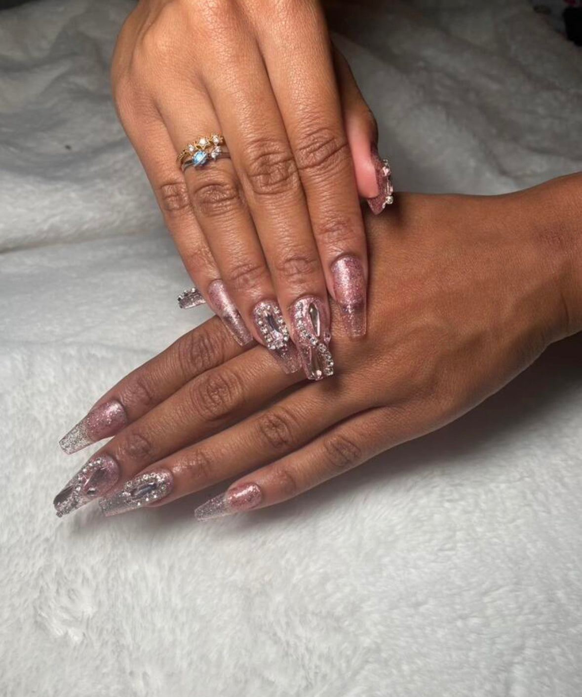 “Iced out” press on nails