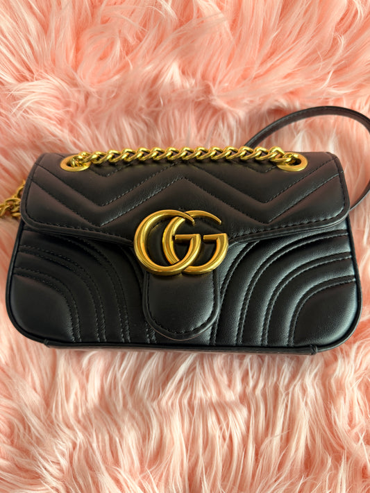 Black Gucci Marmont shoulder bag