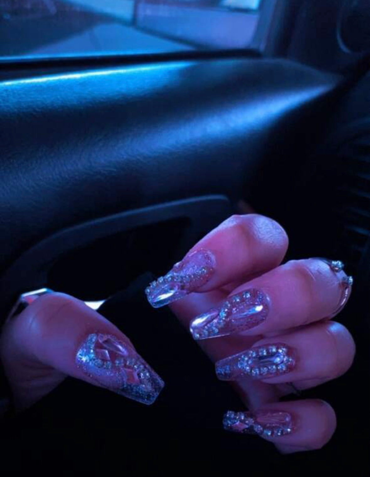 “Iced out” press on nails