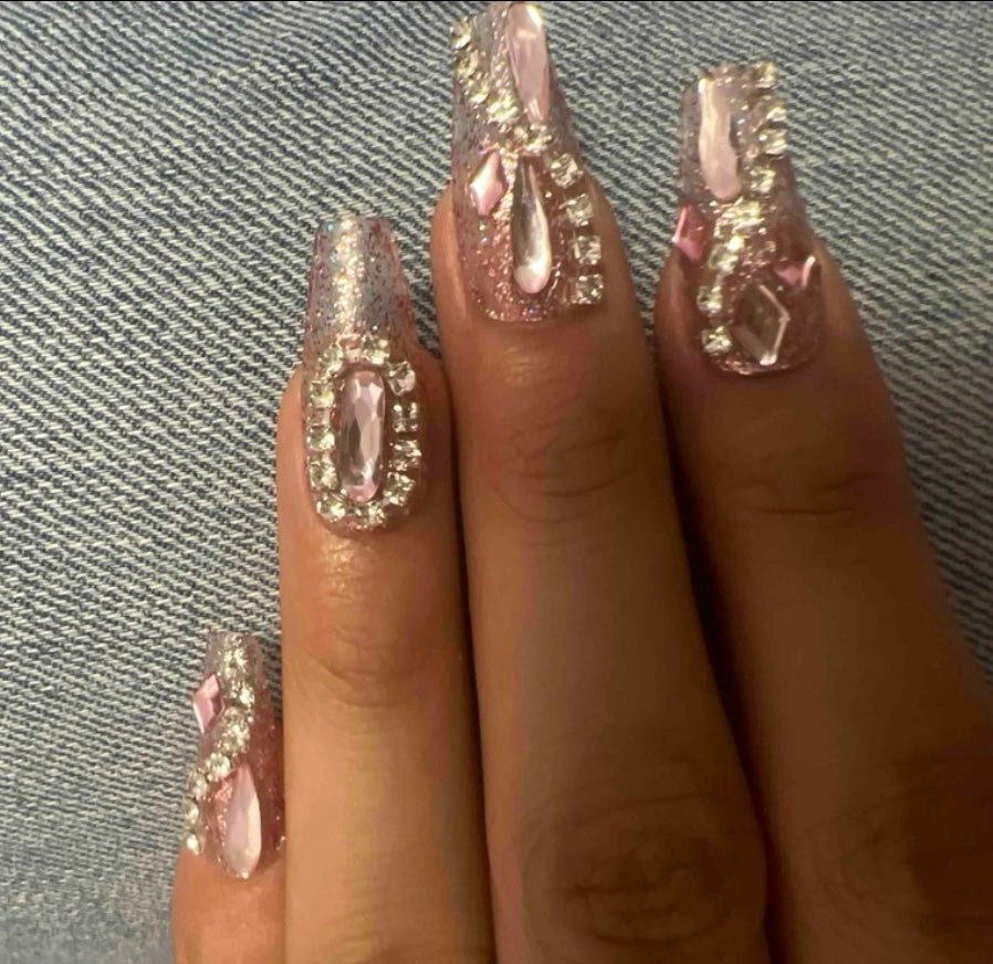 “Iced out” press on nails