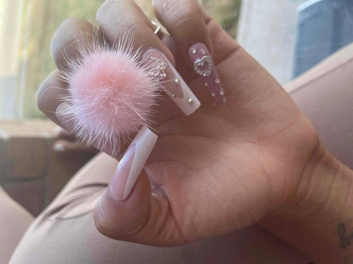 “Pink Barbie” press on nails