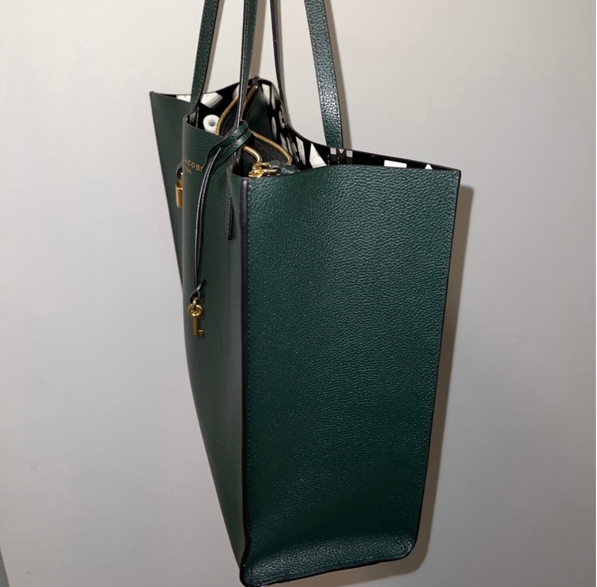 Like new Mark Jacob tote bag