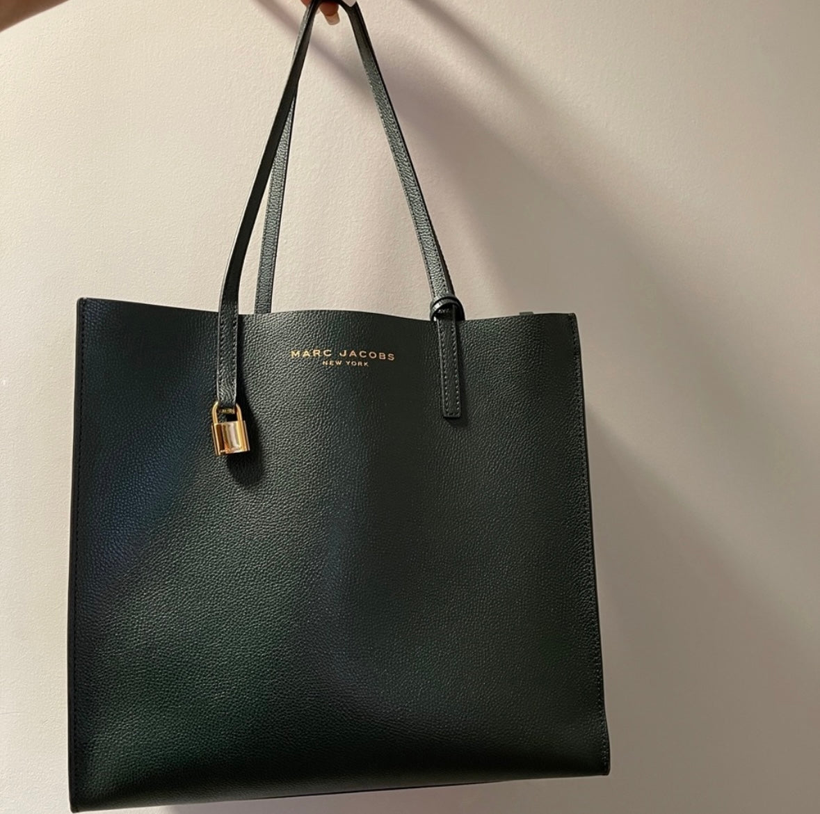 Like new Mark Jacob tote bag