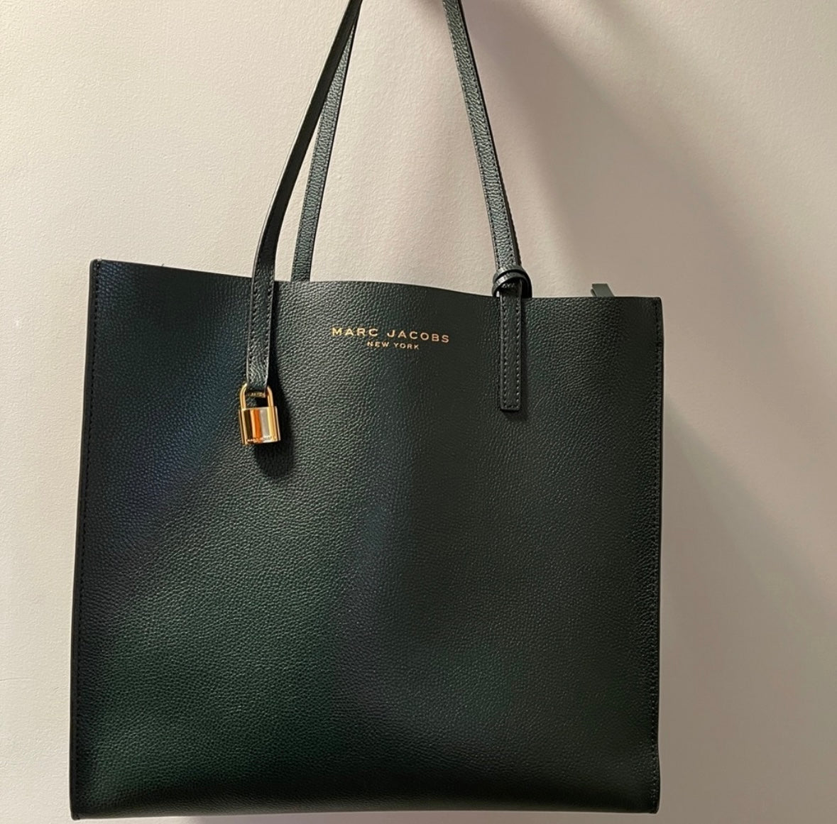 Like new Mark Jacob tote bag