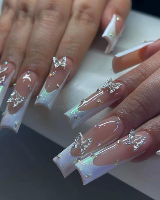 “Snow White” press on nails